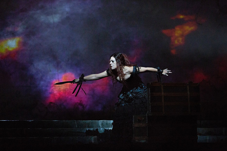 Sondra Radvanovsky in the title role of Cherubini's "Medea." Photo: Marty Sohl / Met Opera